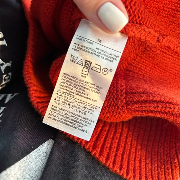 Women’s Orange Knit Banana Republic Crewneck Sweater Size Medium - Picture 4 of 4